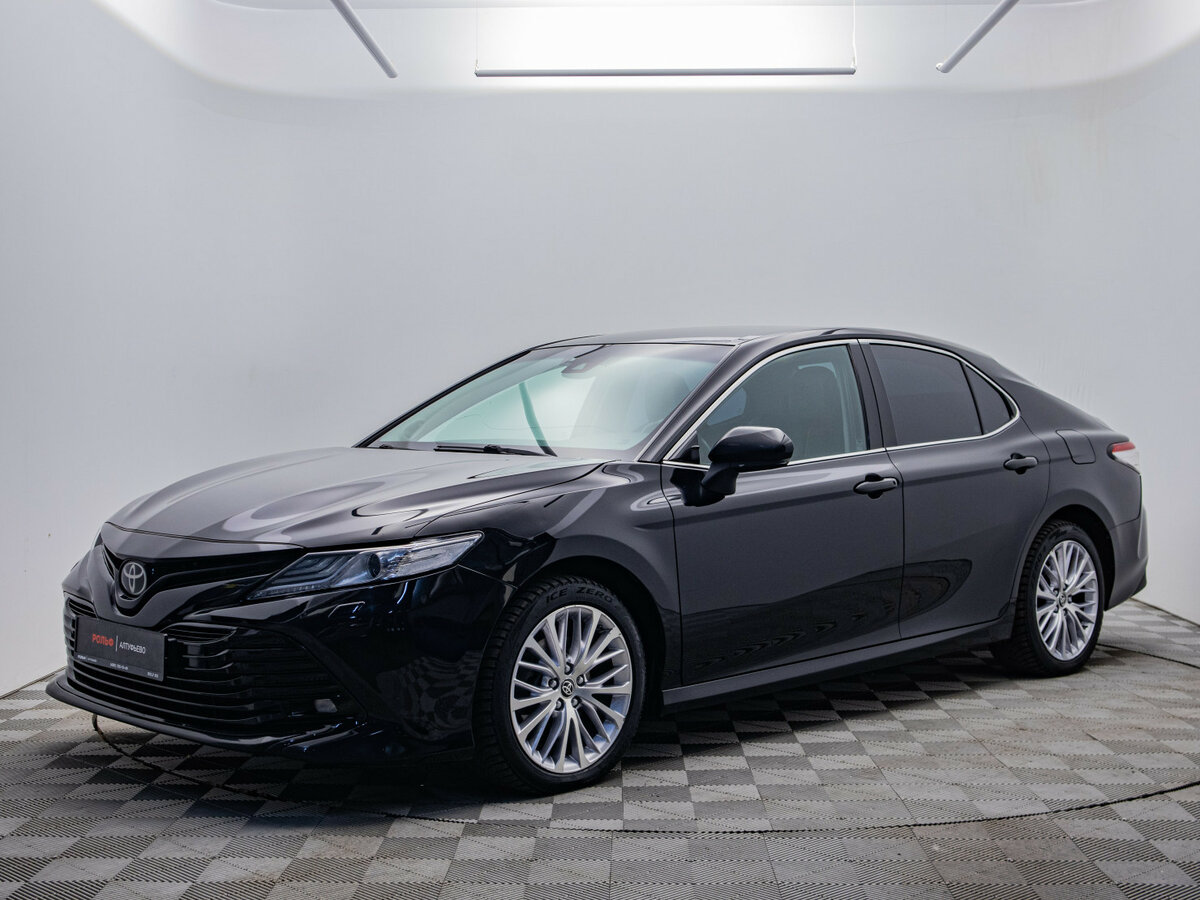 Toyota Camry VIII (XV70)