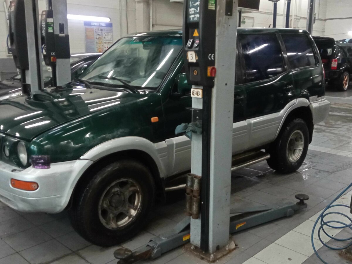 Открыть фотографии: Nissan Terrano II Рестайлинг 2