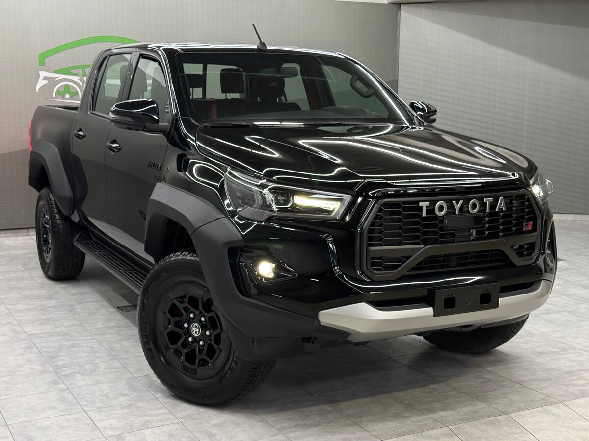 Открыть фотографии: Toyota Hilux VIII Рестайлинг 2