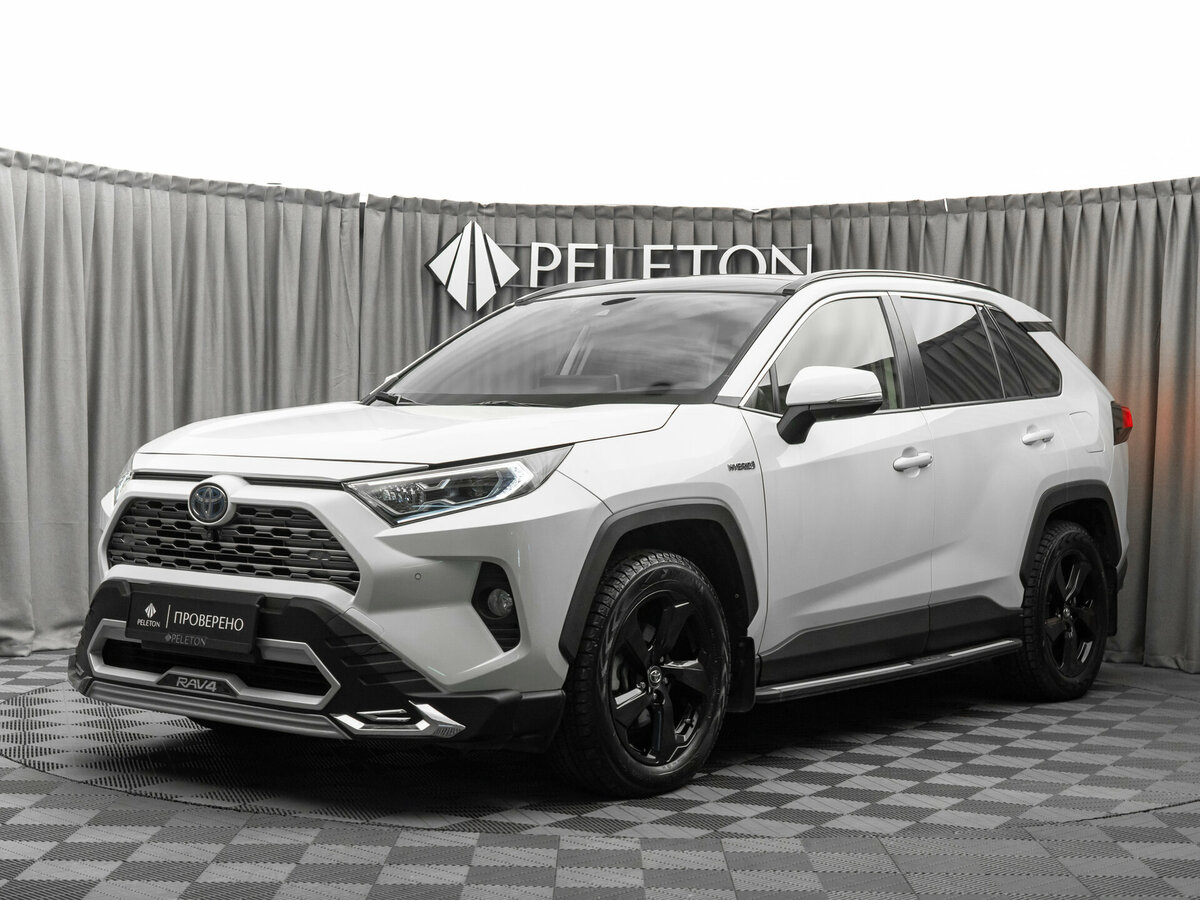 Открыть фотографии: Toyota RAV4 V (XA50)