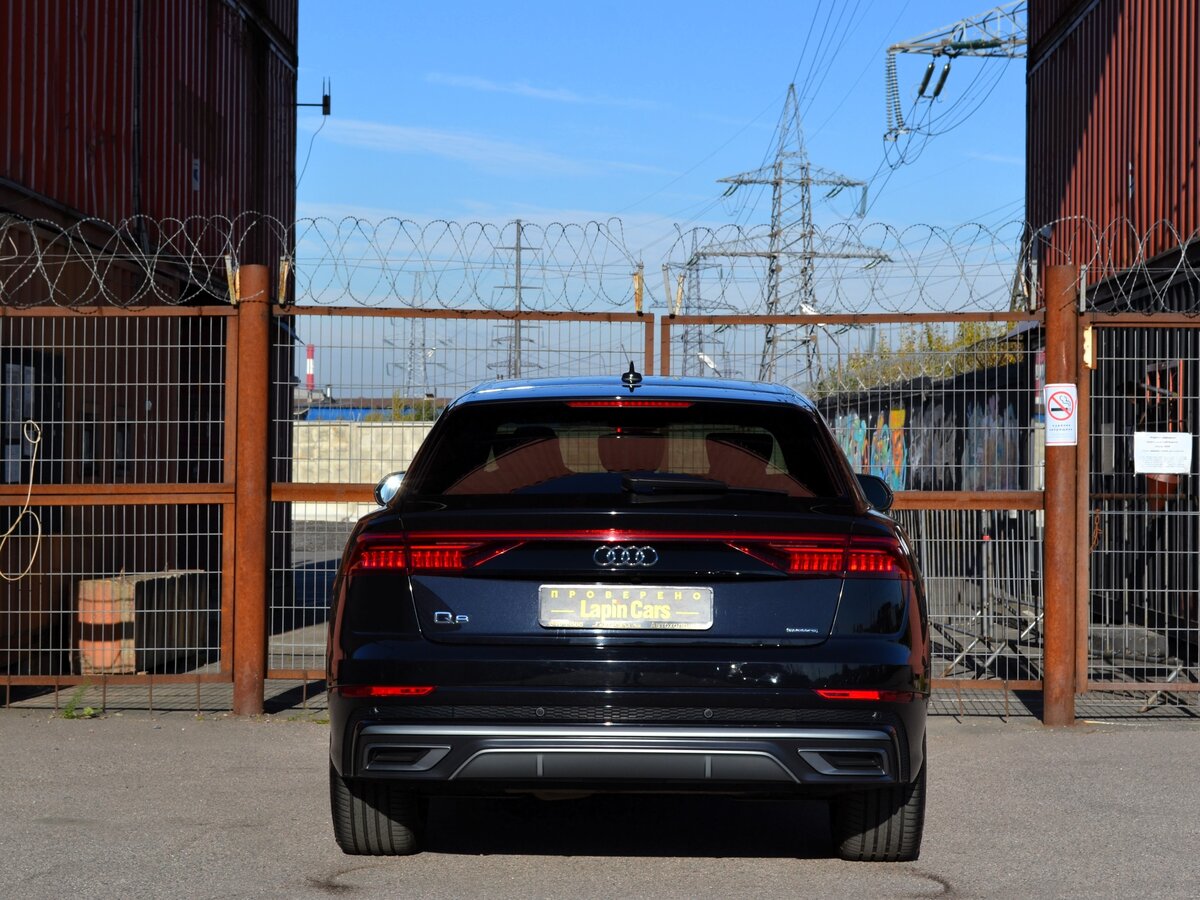 AUDI Q8 - фото 5