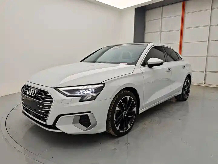Audi A3 35 TFSI Long IV (8Y)