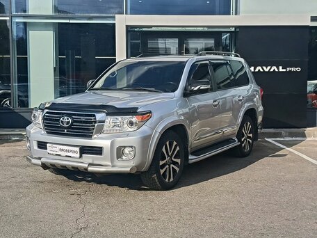 Toyota Land Cruiser 200 Series Рестайлинг 1