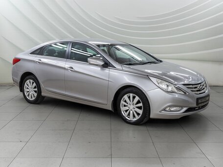 Hyundai Sonata VI (YF)