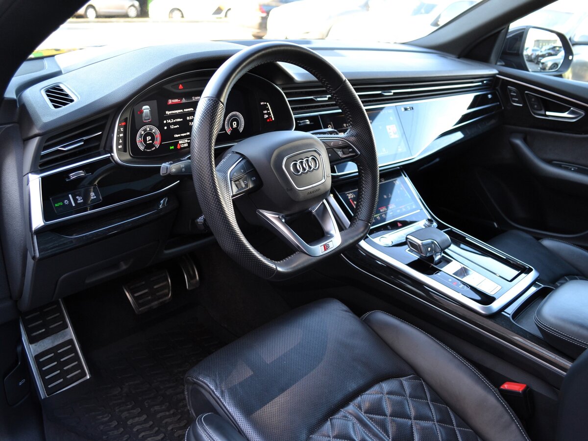AUDI Q8 - фото 9