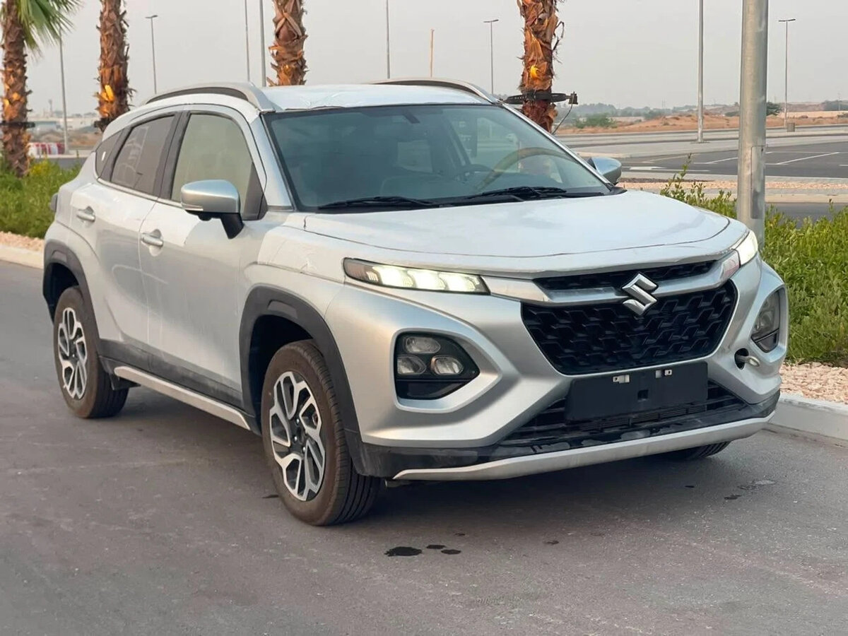 Открыть фотографии: Suzuki Fronx