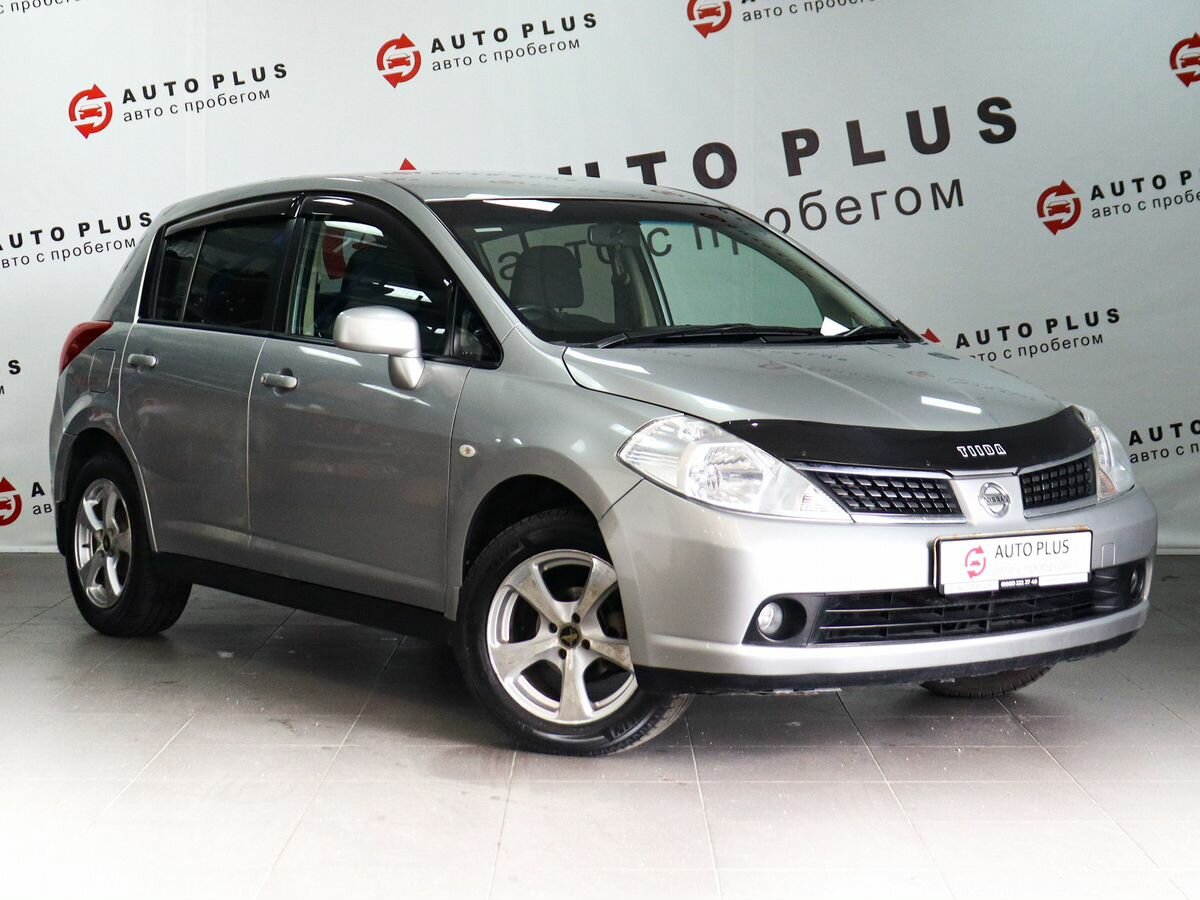 Nissan Tiida I
