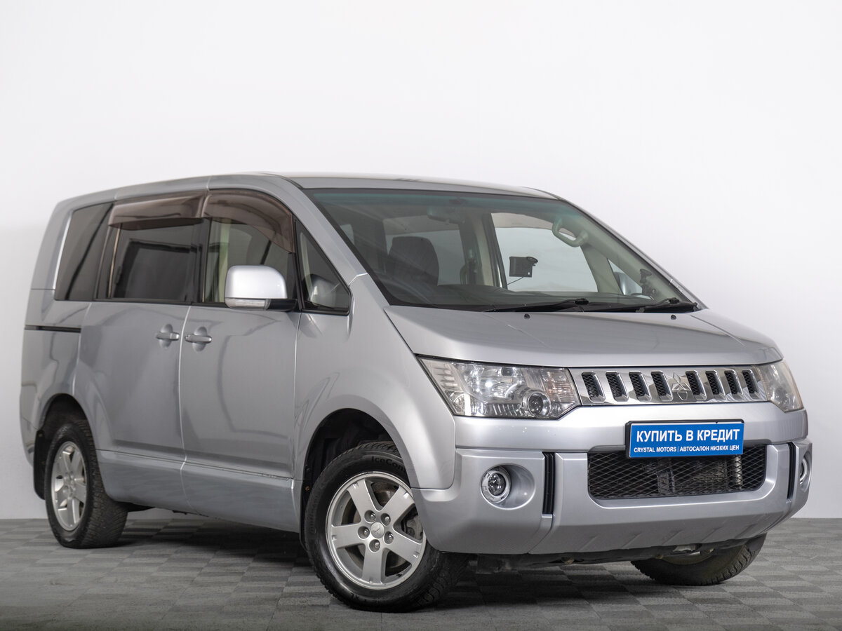 Mitsubishi Delica D:5 I