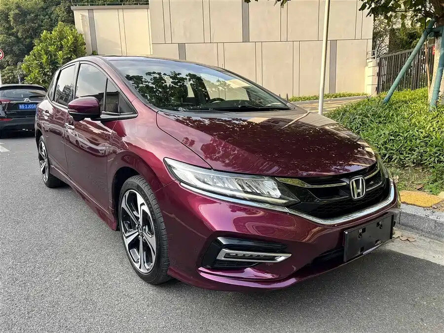 Открыть фотографии: Honda Jade I Рестайлинг