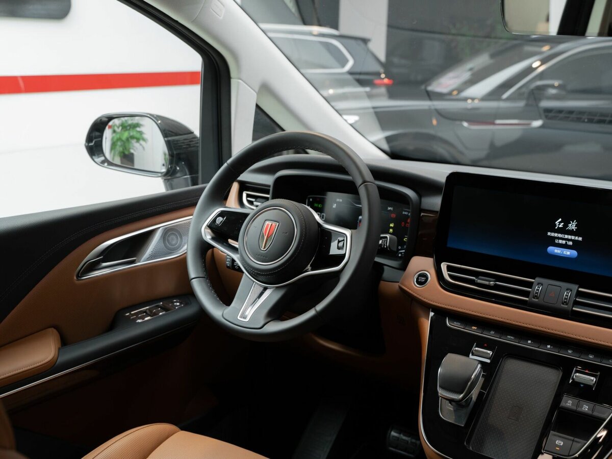 Открыть фотографии: Hongqi HQ9