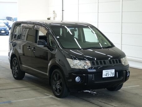 Mitsubishi Delica D:5 I