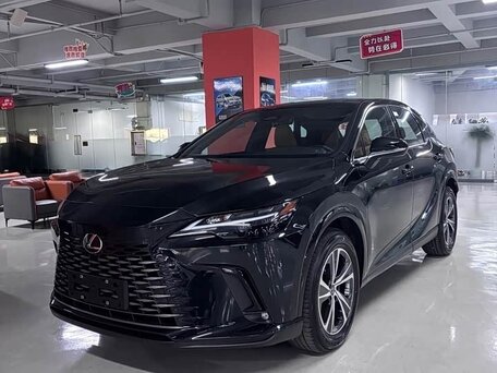 Lexus RX V