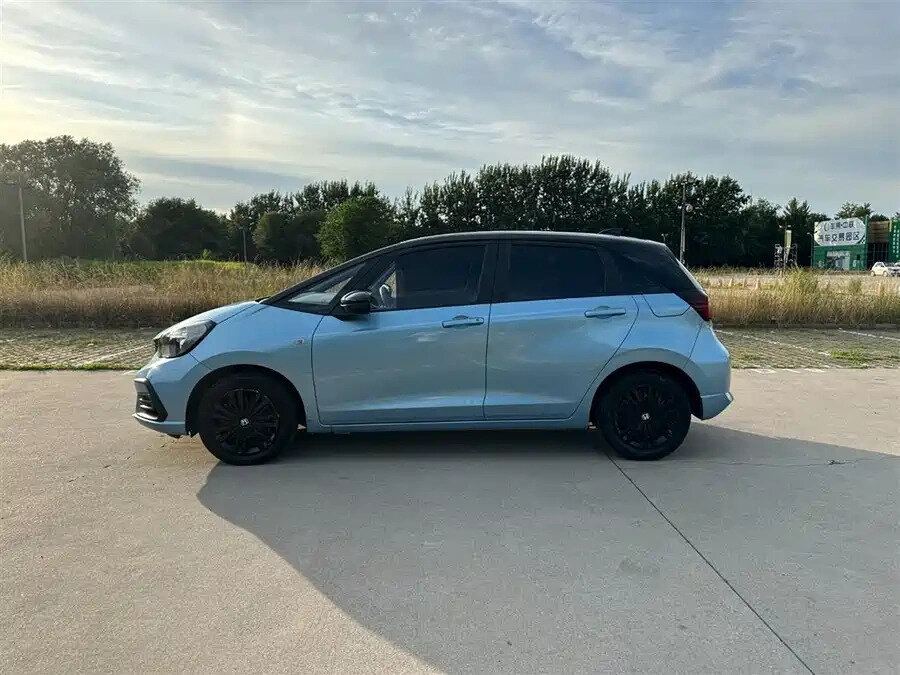Открыть фотографии: Honda Fit IV