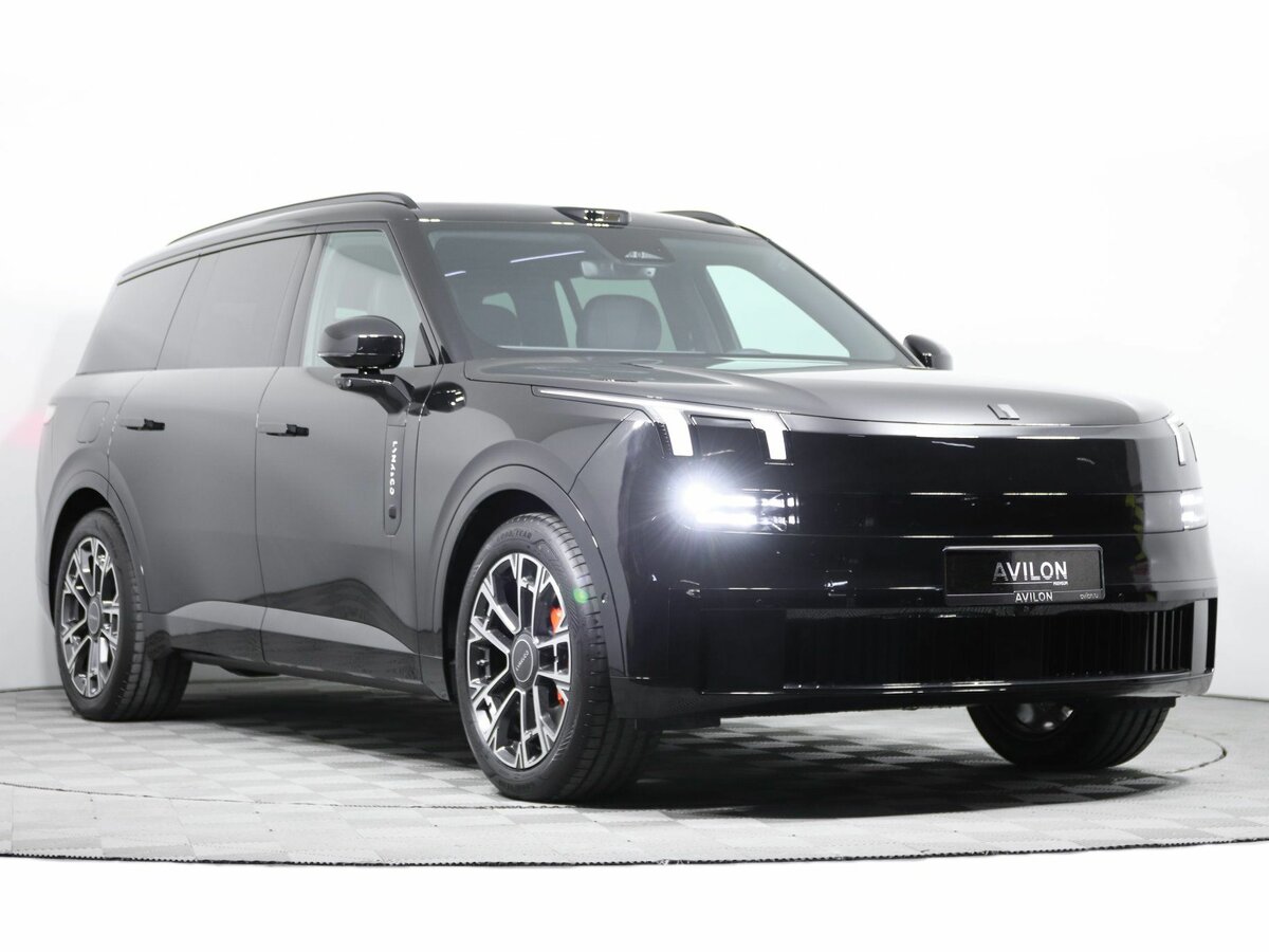 Lynk & Co 900