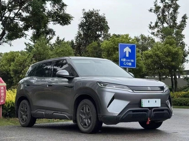 Открыть фотографии: BYD Yuan Up