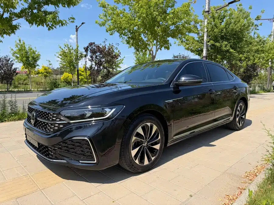 Открыть фотографии: Volkswagen Passat (North America and China) II (China Market) Рестайлинг