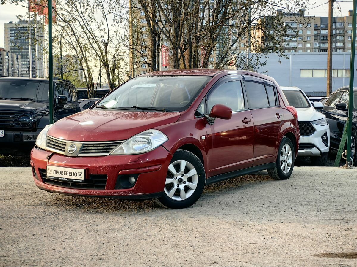 Nissan Tiida I