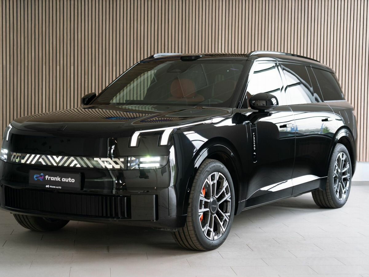 Lynk & Co 900