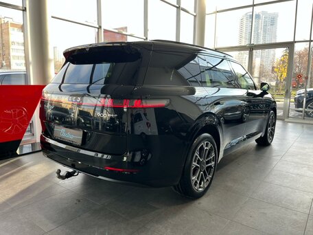 Lynk & Co 900