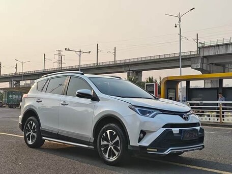 Toyota RAV4 IV (XA40) Рестайлинг