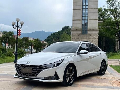 Hyundai Elantra VII (CN7)