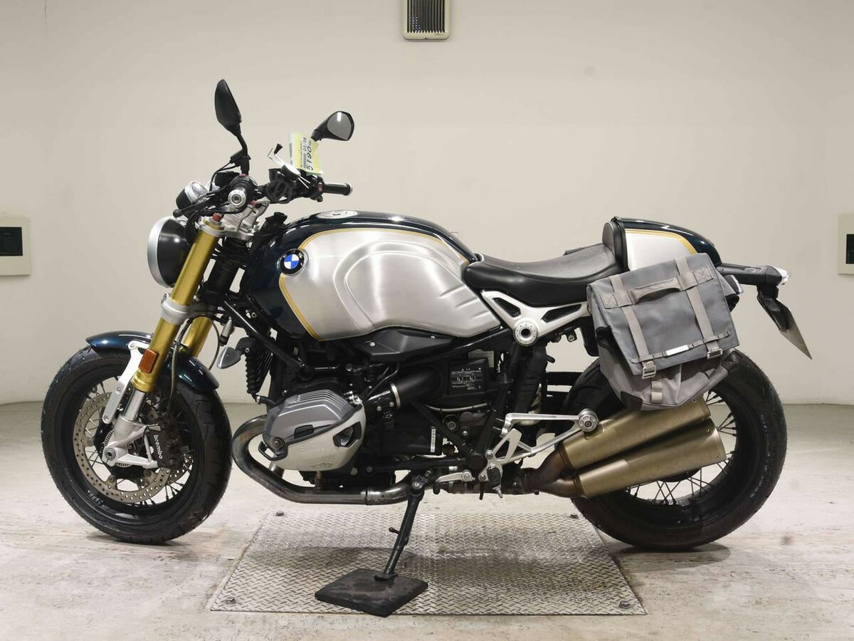 BMW R Nine T