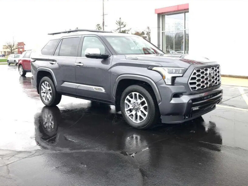 Toyota Sequoia III