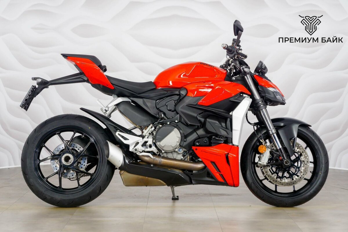 Ducati Streetfighter V2