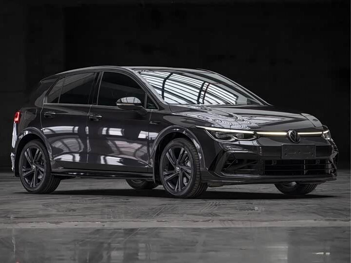 Открыть фотографии: Volkswagen Golf VIII