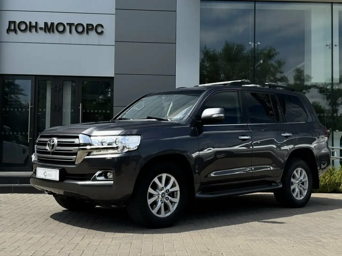 Открыть фотографии: Toyota Land Cruiser 200 Series Рестайлинг 2
