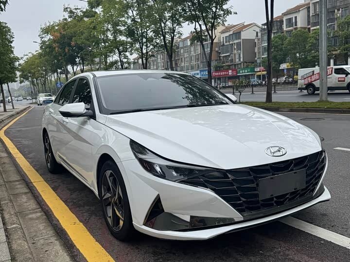 Hyundai Elantra VII (CN7)
