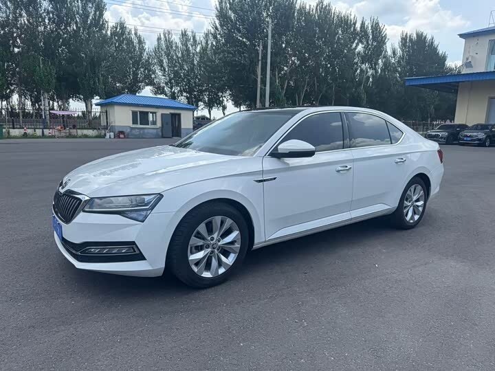 Открыть фотографии: Skoda Superb III Рестайлинг