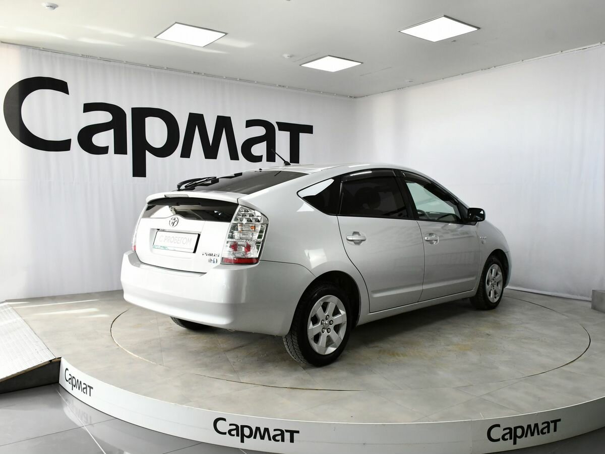 Toyota Prius JDM II Рестайлинг (XW20)