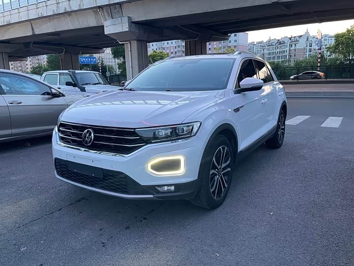 Открыть фотографии: Volkswagen T-Roc I (China Market)