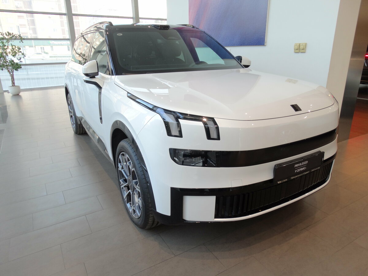Открыть фотографии: Lynk & Co 900