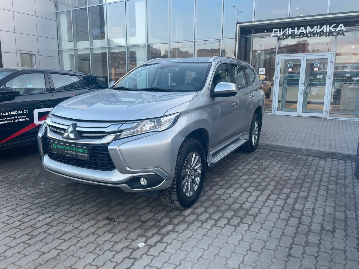 Mitsubishi Pajero Sport III