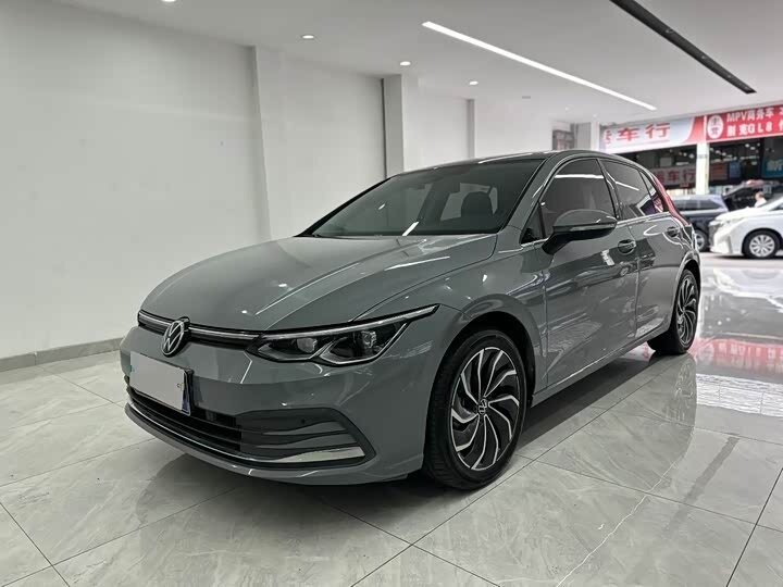 Volkswagen Golf VIII
