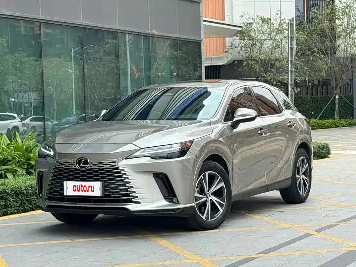 Lexus RX V
