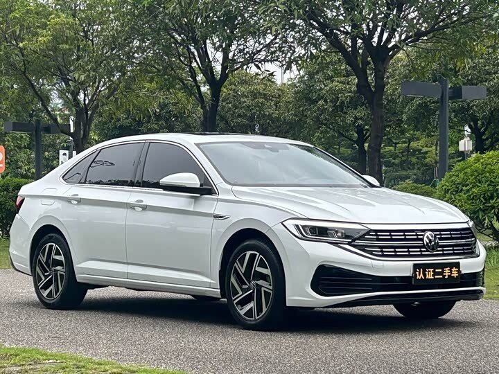 Открыть фотографии: Volkswagen Sagitar III