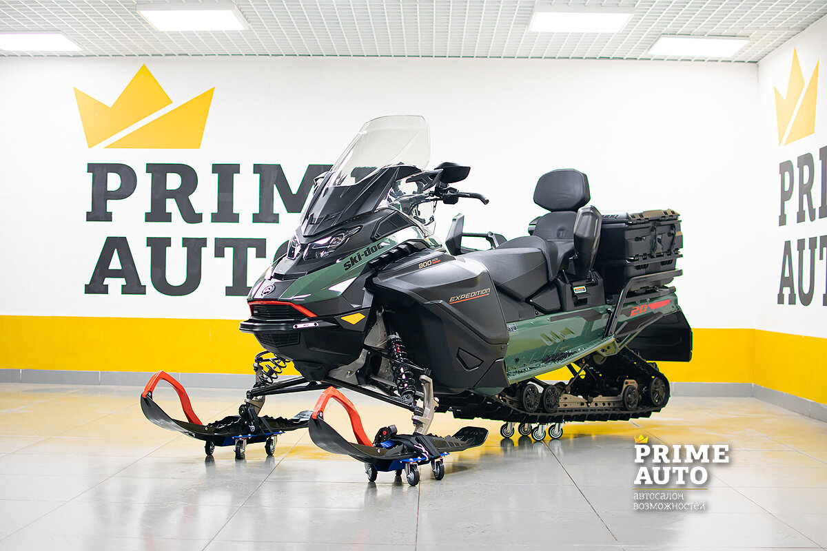 BRP Ski-Doo Expedition 900