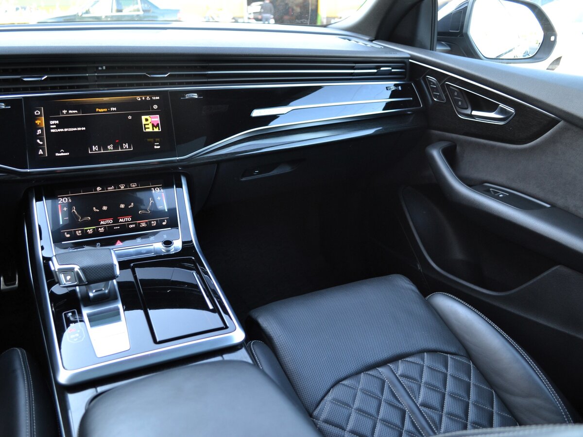 AUDI Q8 - фото 13