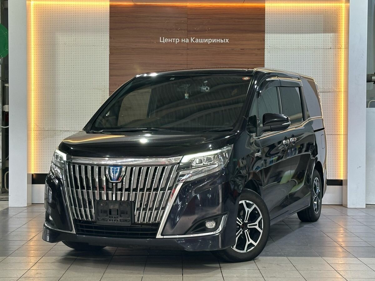 Открыть фотографии: Toyota Esquire I Рестайлинг