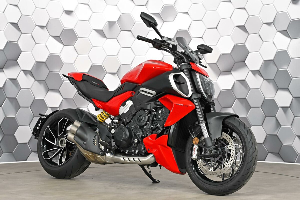Ducati Diavel V4