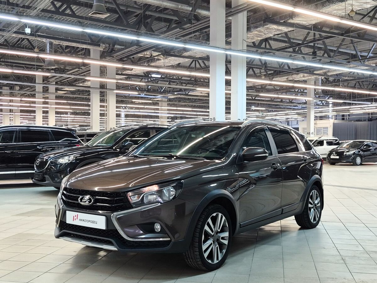 Открыть фотографии: Lada (ВАЗ) Vesta I
