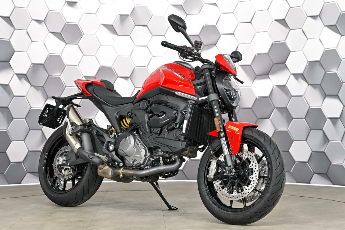 Ducati Monster 937