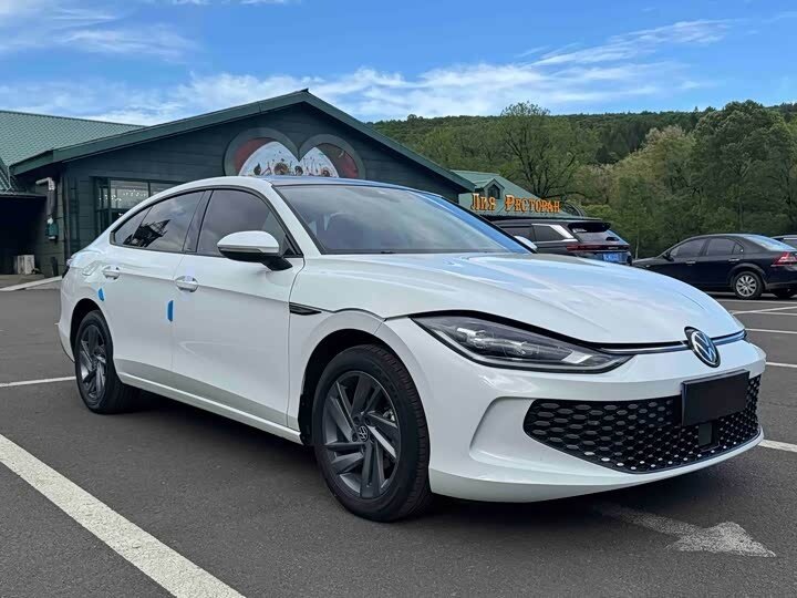 Открыть фотографии: Volkswagen Lamando II