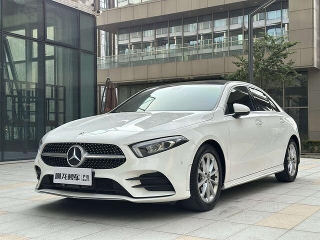 Mercedes-Benz A-Класс 180 IV (W177)