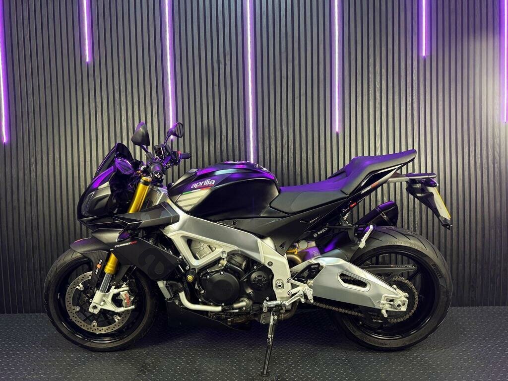 Aprilia Tuono V4