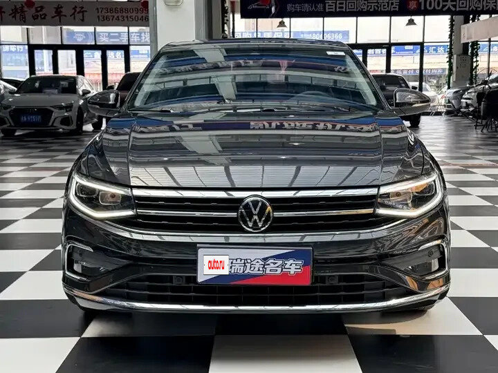 Открыть фотографии: Volkswagen Bora IV (China Market) Рестайлинг