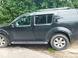 Нашли авто Nissan Pathfinder